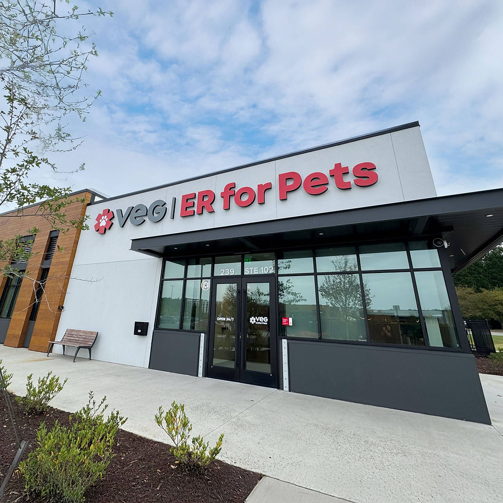 Front of 24-hour emergency veterinarian hospital location for pets